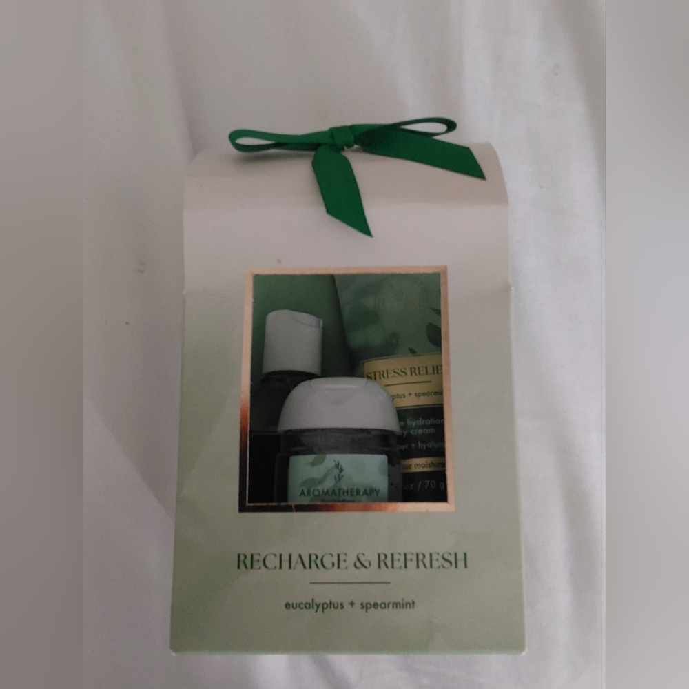 Aromatherapy Recharge & Refresh Set - Picture 1 of 3